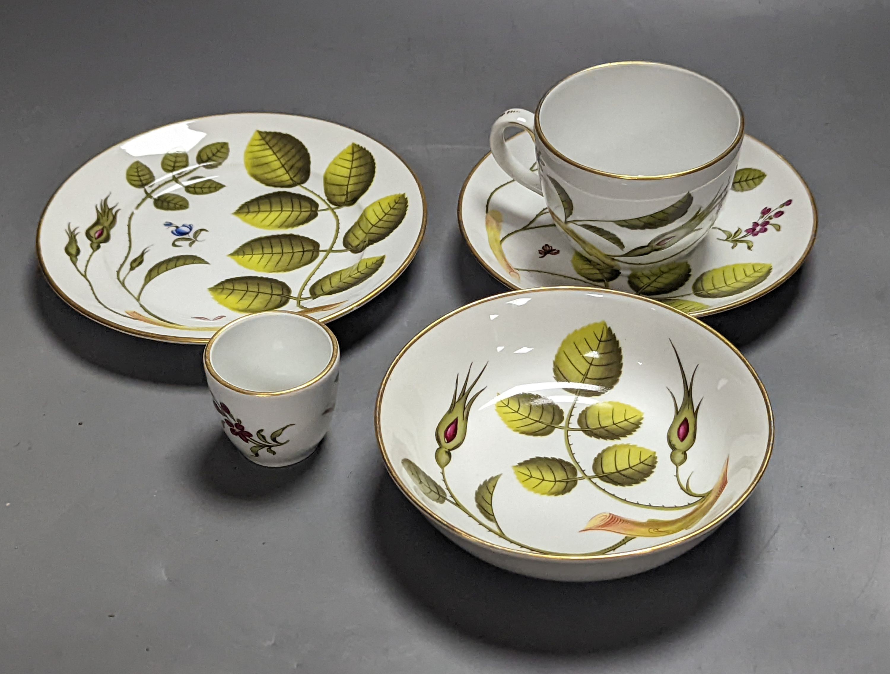A Royal Worcester “Blind Earl”, pattern dinner and tea service.